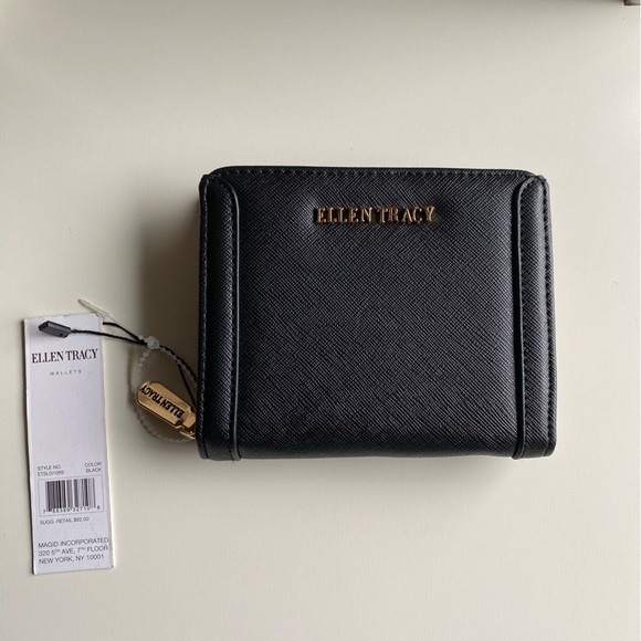 Ellen tracy wallet - Picture 1 of 2